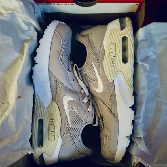 Nike Shoes - NWT NIKE AIR MAX SIZE 6.5